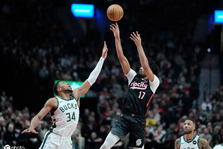 关于小开拓者大胜马刺,取得三连胜的信息 关于小开拓者大胜马刺,取得三连胜的信息