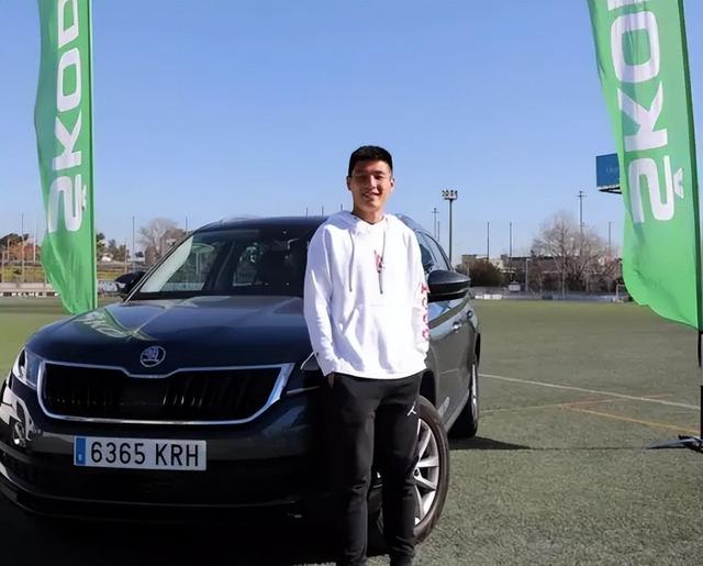 关于运动员私人生活引发球迷关注的信息 关于运动员私人生活引发球迷关注的信息