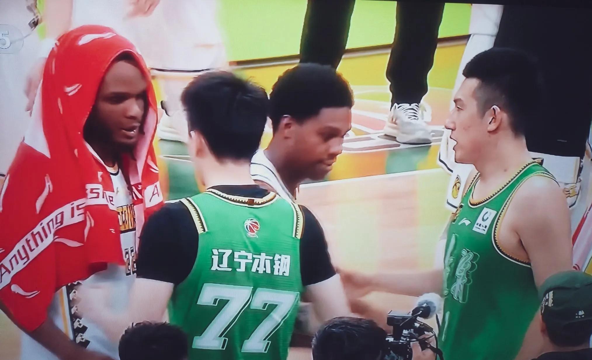 爱游戏体育网站-浙江队在CBA季后赛中打出爆冷，被誉为评论席掌声雷动