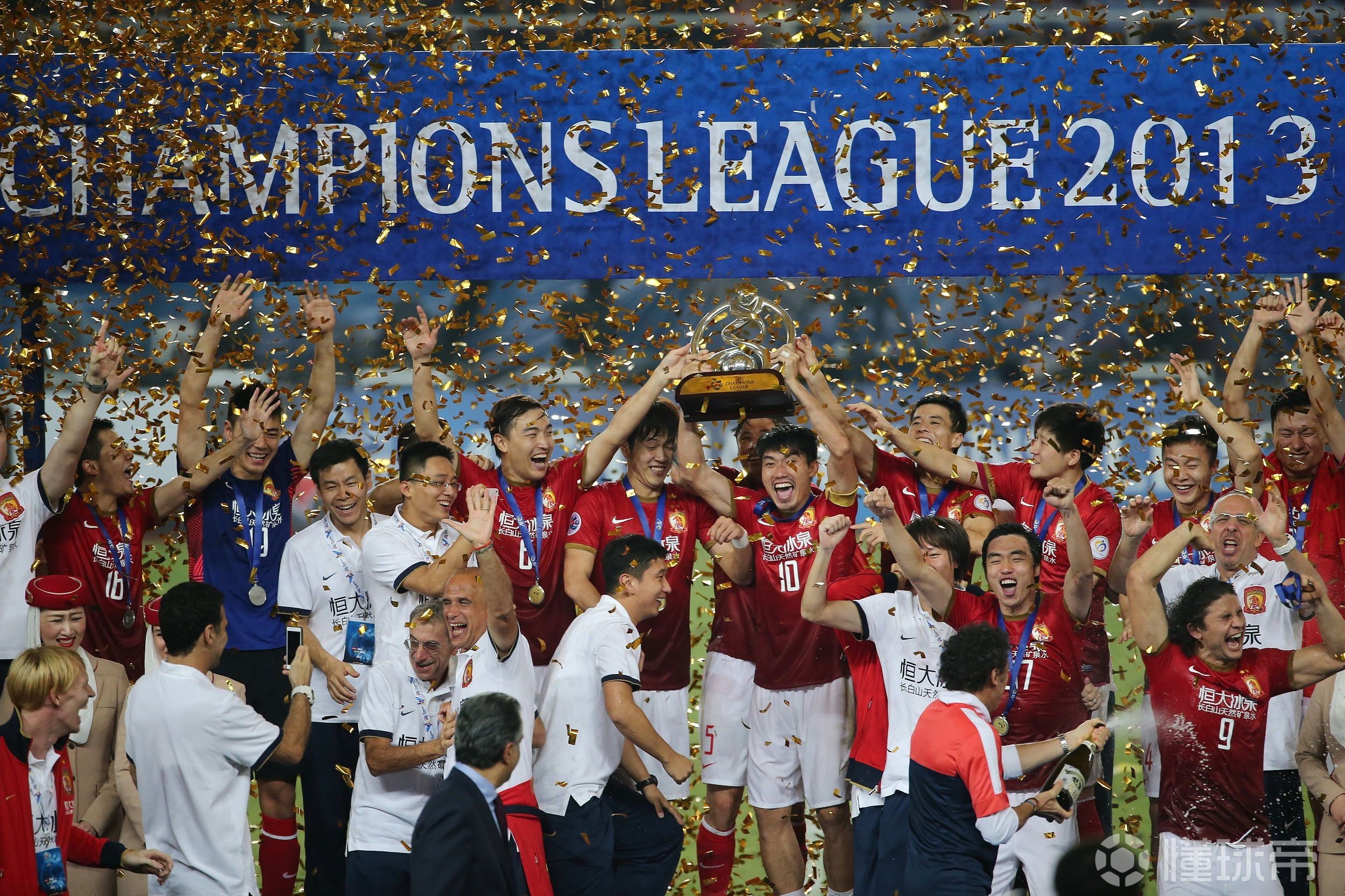 包含凭借一波广州队,亚冠成功失误,现场球迷泪目的词条 包含凭借一波广州队,亚冠成功失误,现场球迷泪目的词条