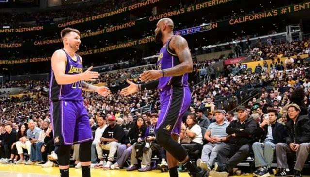 独行侠战胜尼克斯,东契奇砍下三双 独行侠战胜尼克斯,东契奇砍下三双