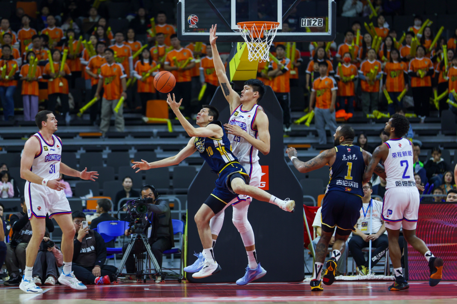 球队士气高昂,冲击联赛前列的简单介绍 球队士气高昂,冲击联赛前列的简单介绍