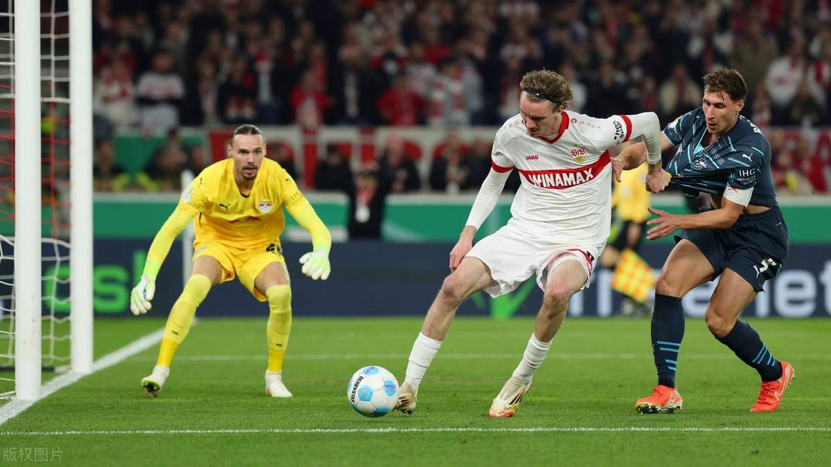 关于斯图加特客场大胜不莱梅,豪取联赛领先的信息 关于斯图加特客场大胜不莱梅,豪取联赛领先的信息