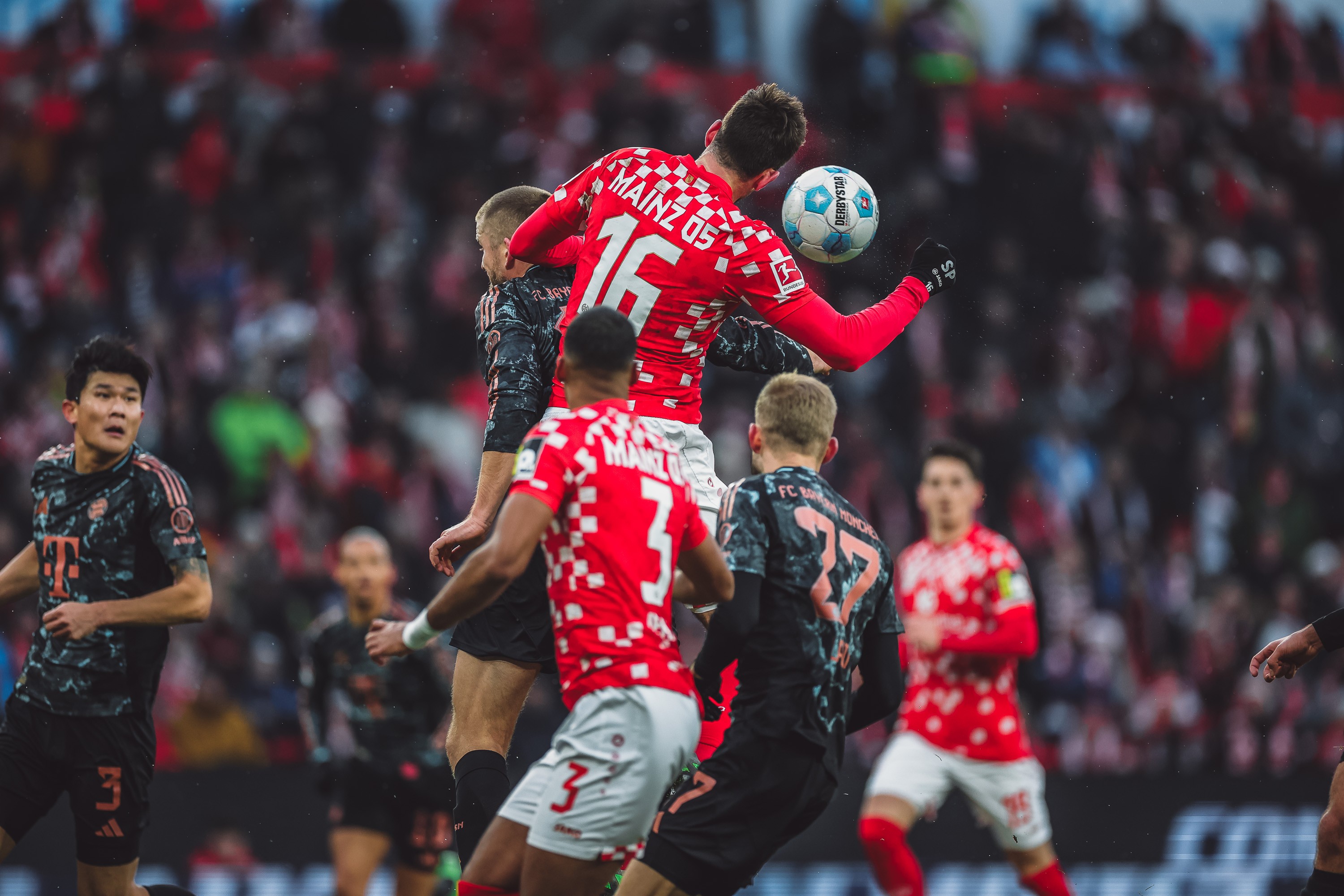 关于美因茨战胜云达不莱梅,重返榜单前列的信息 关于美因茨战胜云达不莱梅,重返榜单前列的信息