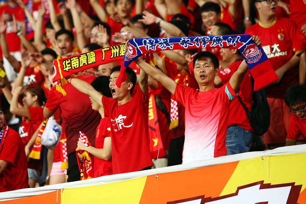 爱游戏网页版-包含球队风雨同舟，相互扶持共同迎接胜利挑战的词条