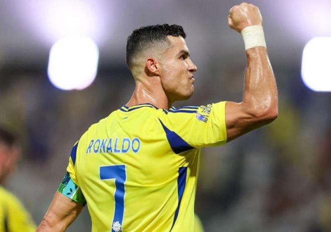 克里斯蒂亚诺·罗纳尔多再掀进球狂潮,手握金靴标的简单介绍 克里斯蒂亚诺·罗纳尔多再掀进球狂潮,手握金靴标的简单介绍