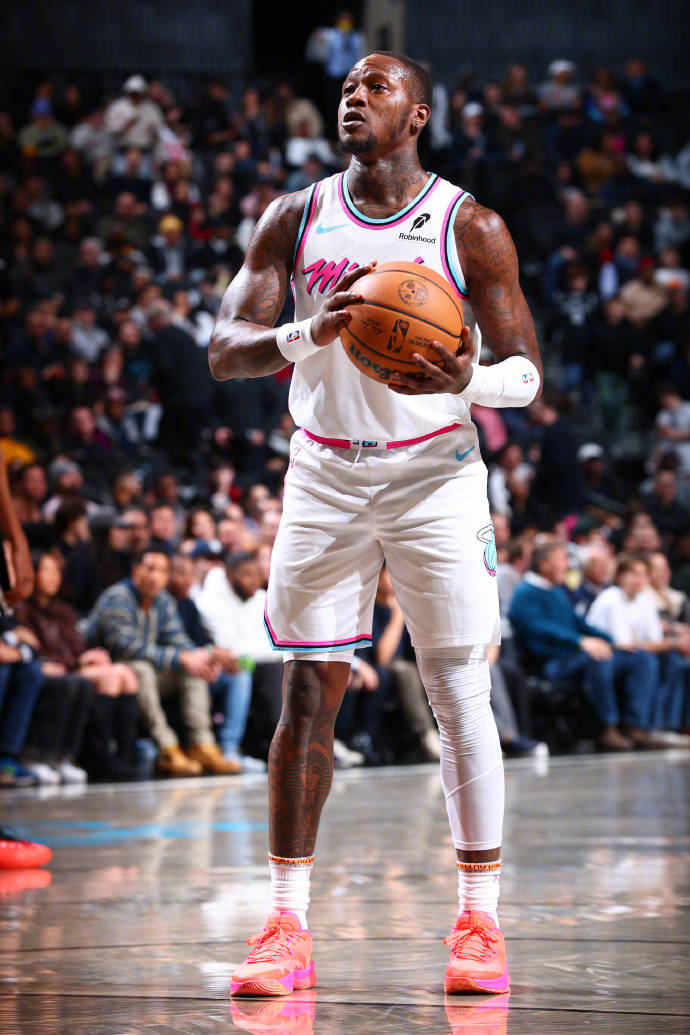 爱游戏官方登录入口-篮网惨遭逆转，球队备战需重新调整策略的简单介绍