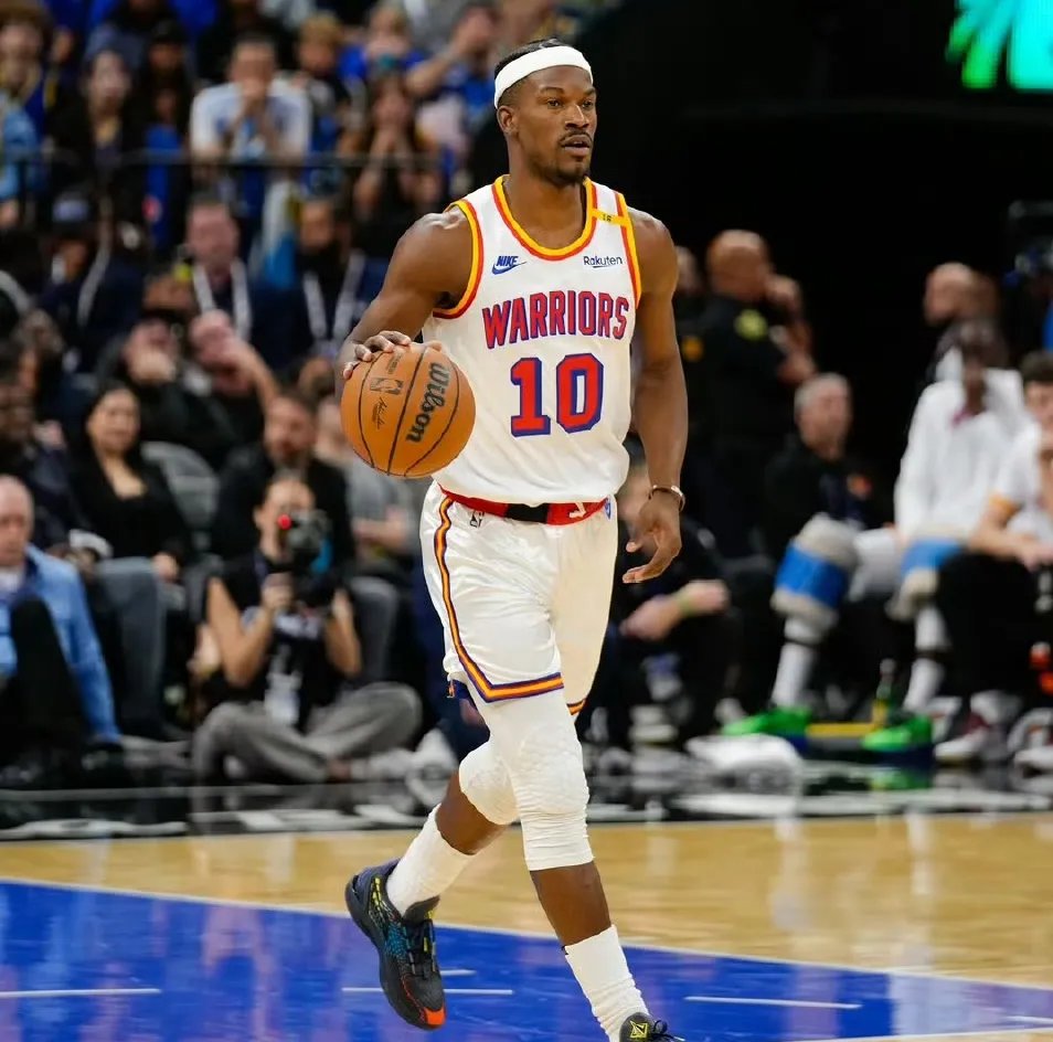 爱游戏在线登录-篮球赛场上灌篮风靡，巴西选手笑傲群雄