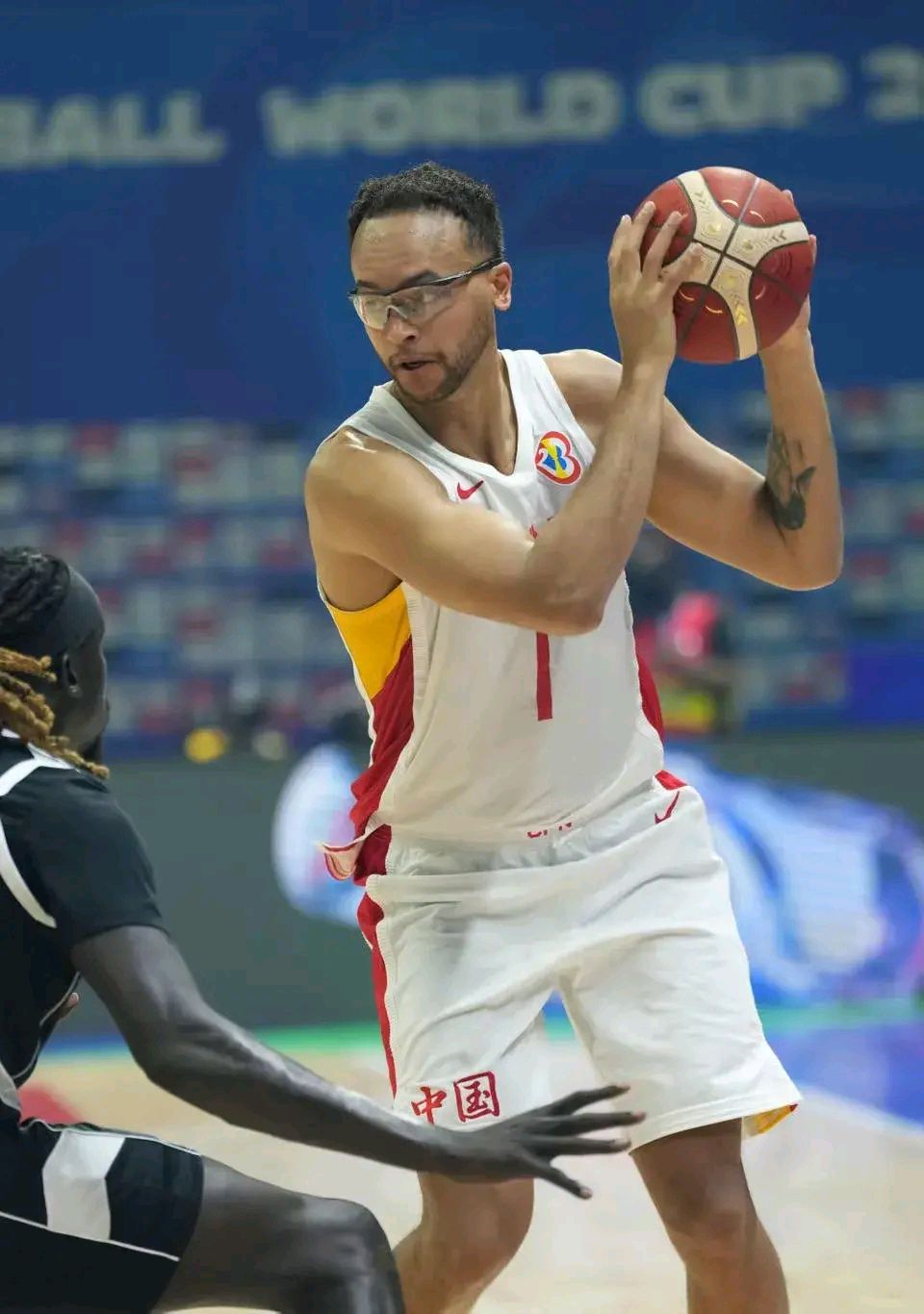 天津男篮全队备战充分,稳扎稳打,成功战胜对手 天津男篮全队备战充分,稳扎稳打,成功战胜对手