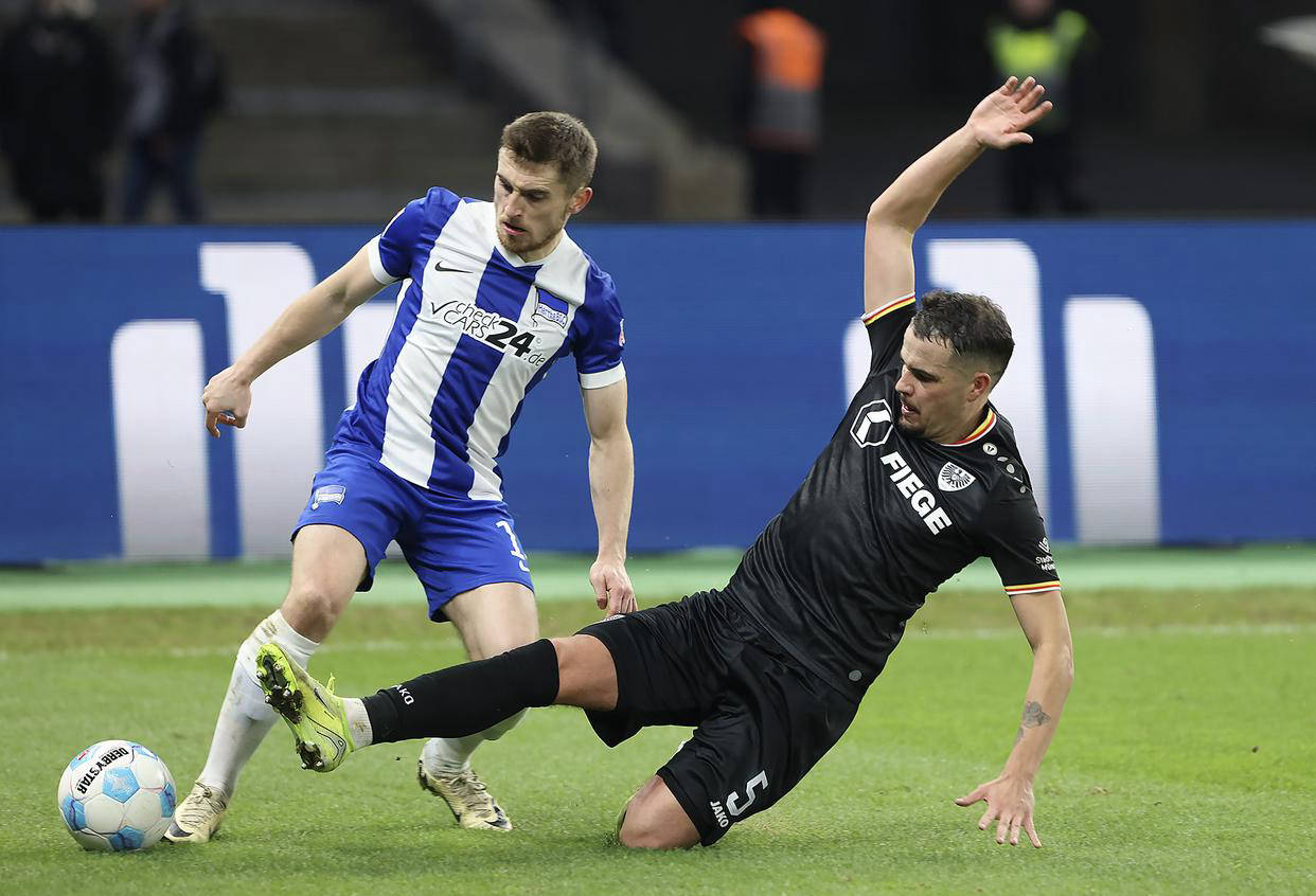 爱游戏官网-包含柏林赫塔战胜对手，成功追平德甲榜首的词条