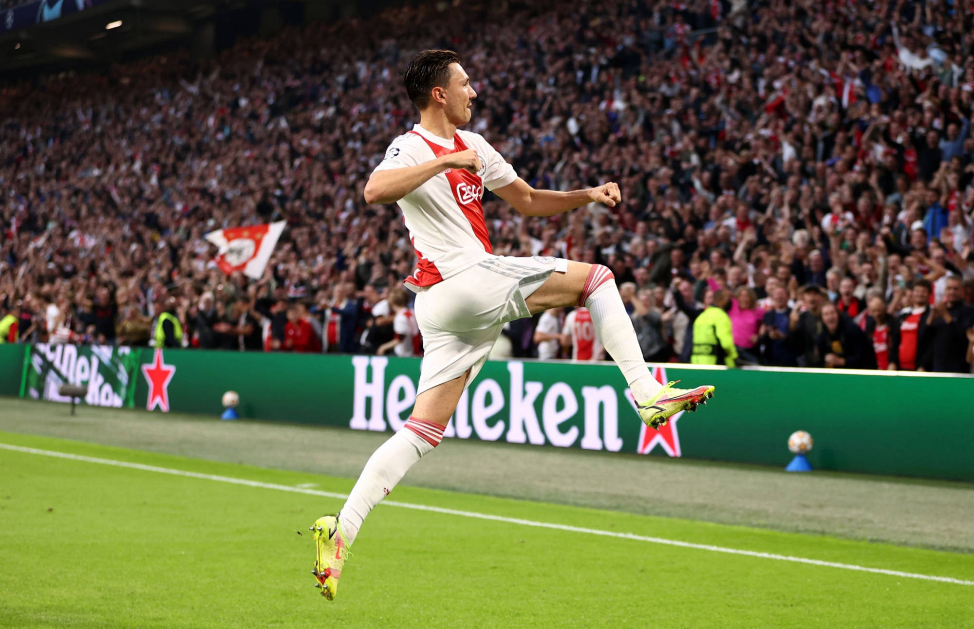 爱游戏官网入口-阿贾克斯力擒曼联，欧联杯赛程再下一城的简单介绍