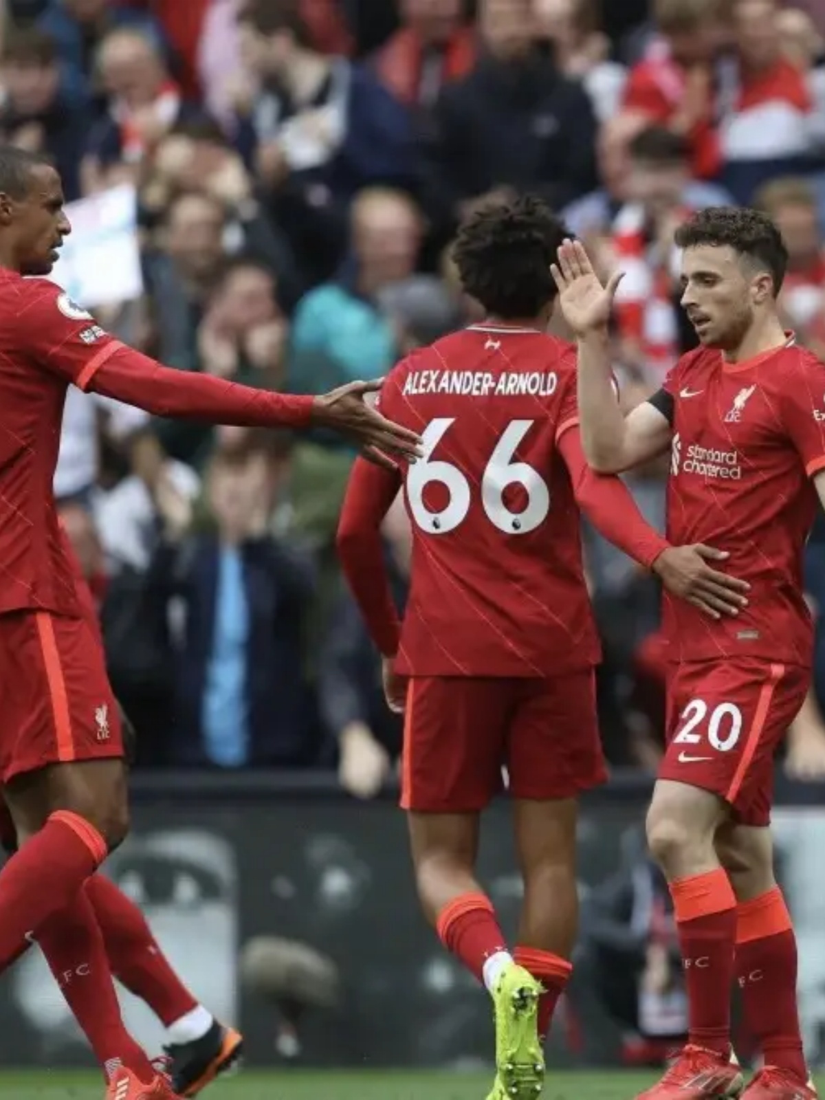 曼城连续取得胜利,反超对手 曼城连续取得胜利,反超对手