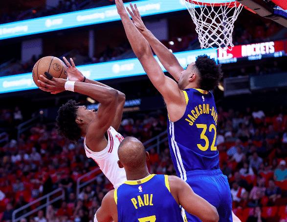 惊天逆转!失去优势的球队逆袭成功 惊天逆转!失去优势的球队逆袭成功