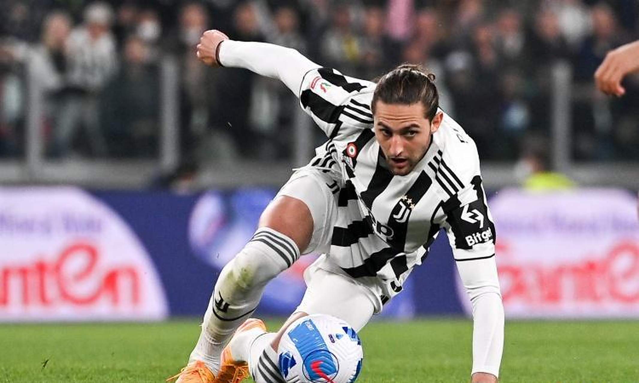 尤文图斯球员在比赛中展现出色 尤文图斯球员在比赛中展现出色