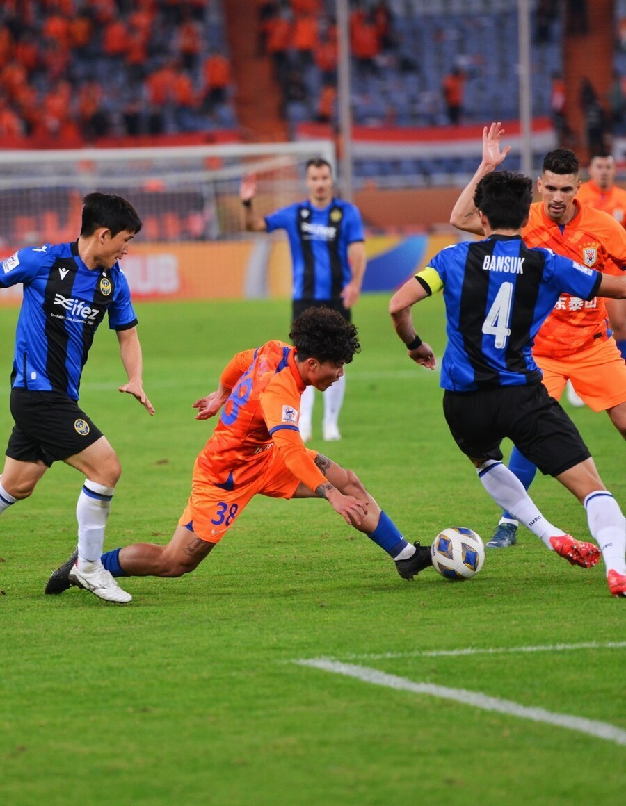 冰岛球员表现出色进军国际足球舞台的简单介绍 冰岛球员表现出色进军国际足球舞台的简单介绍