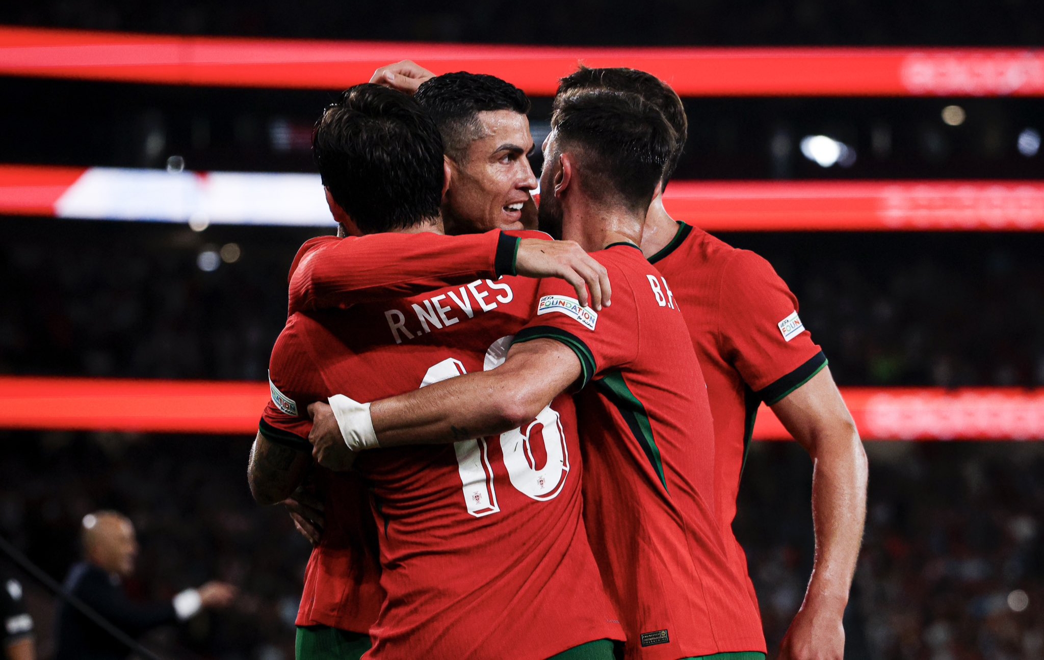 关于法兰克福球员展现出色表现,助球队取得关键胜利的信息 关于法兰克福球员展现出色表现,助球队取得关键胜利的信息