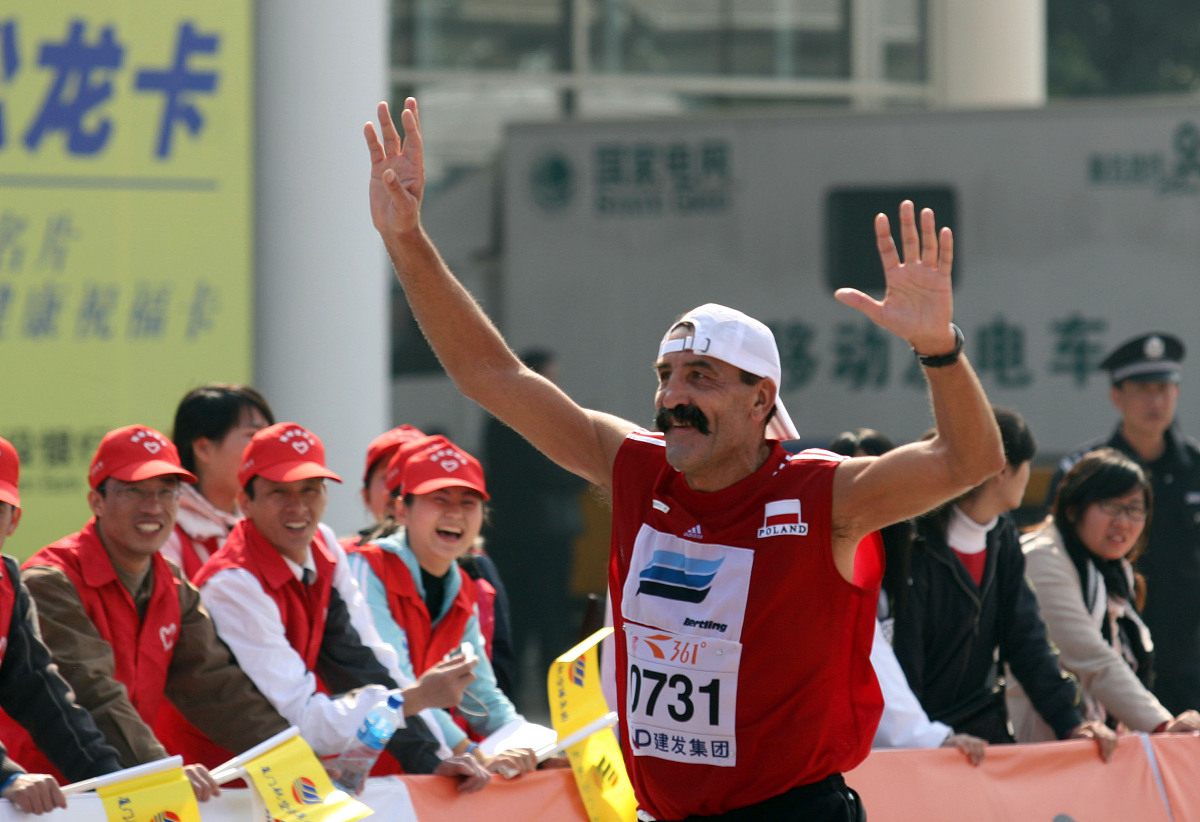 关于新西兰选手在划船比赛中获得金牌的信息